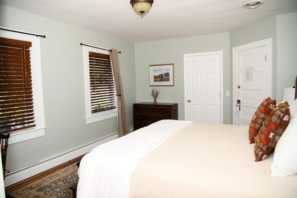 Bed & Breakfast Bed & Breakfast